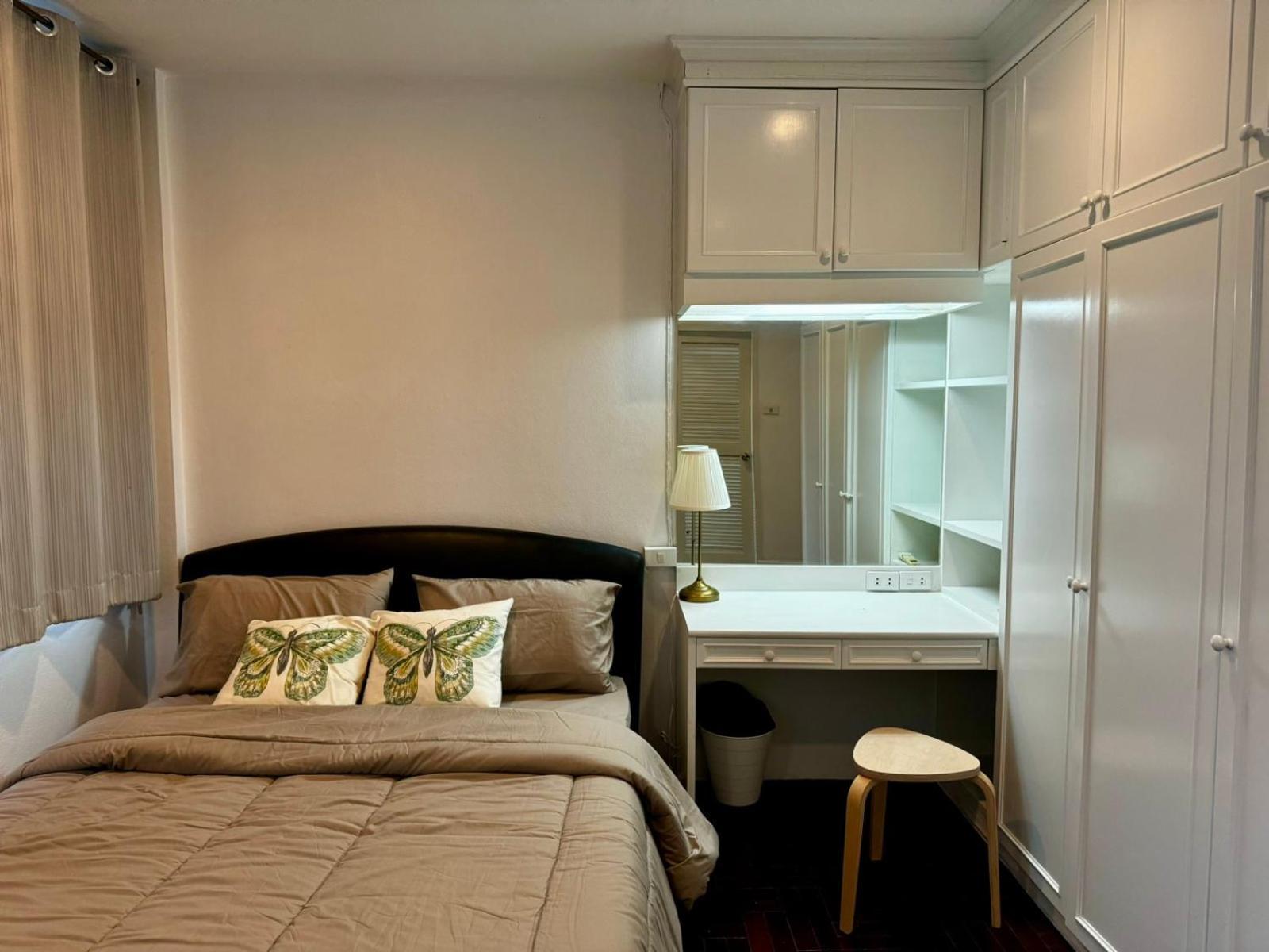 Comfy Crib Hostel 2 กรุงเทพมหานคร ภายนอก รูปภาพ