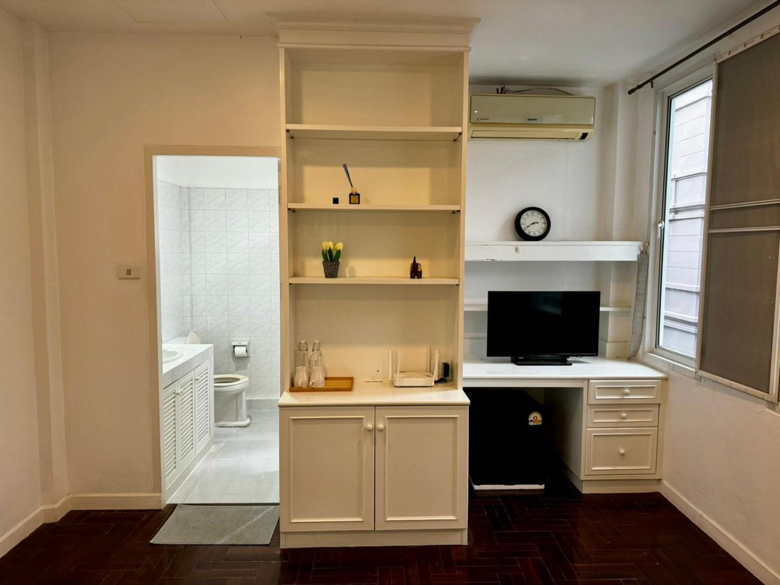 Comfy Crib Hostel 2 กรุงเทพมหานคร ภายนอก รูปภาพ