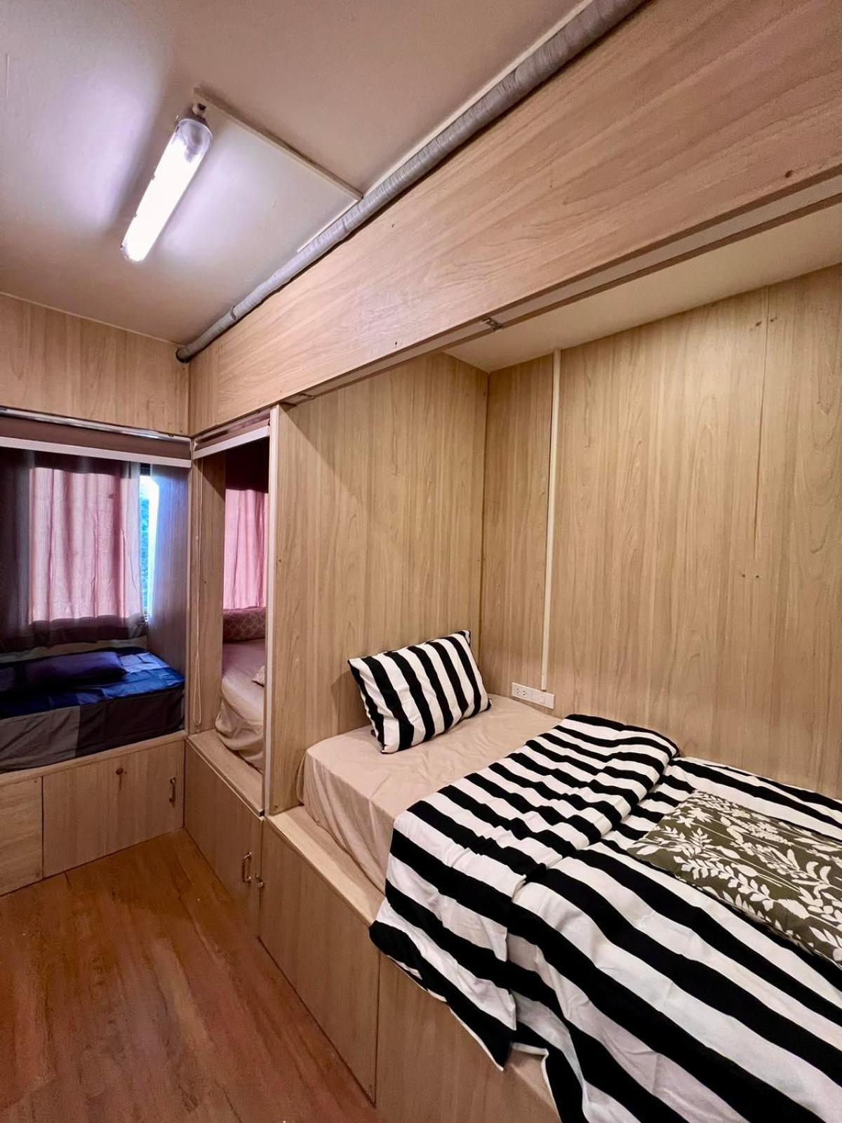 Comfy Crib Hostel 2 กรุงเทพมหานคร ภายนอก รูปภาพ