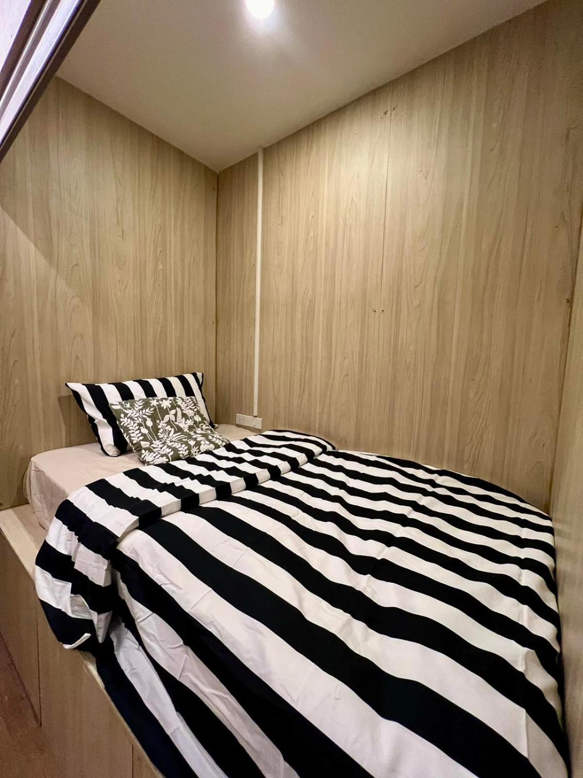 Comfy Crib Hostel 2 กรุงเทพมหานคร ภายนอก รูปภาพ