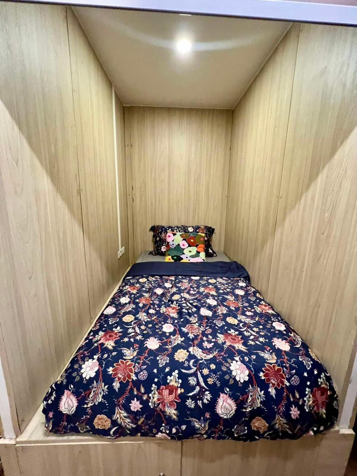 Comfy Crib Hostel 2 กรุงเทพมหานคร ภายนอก รูปภาพ