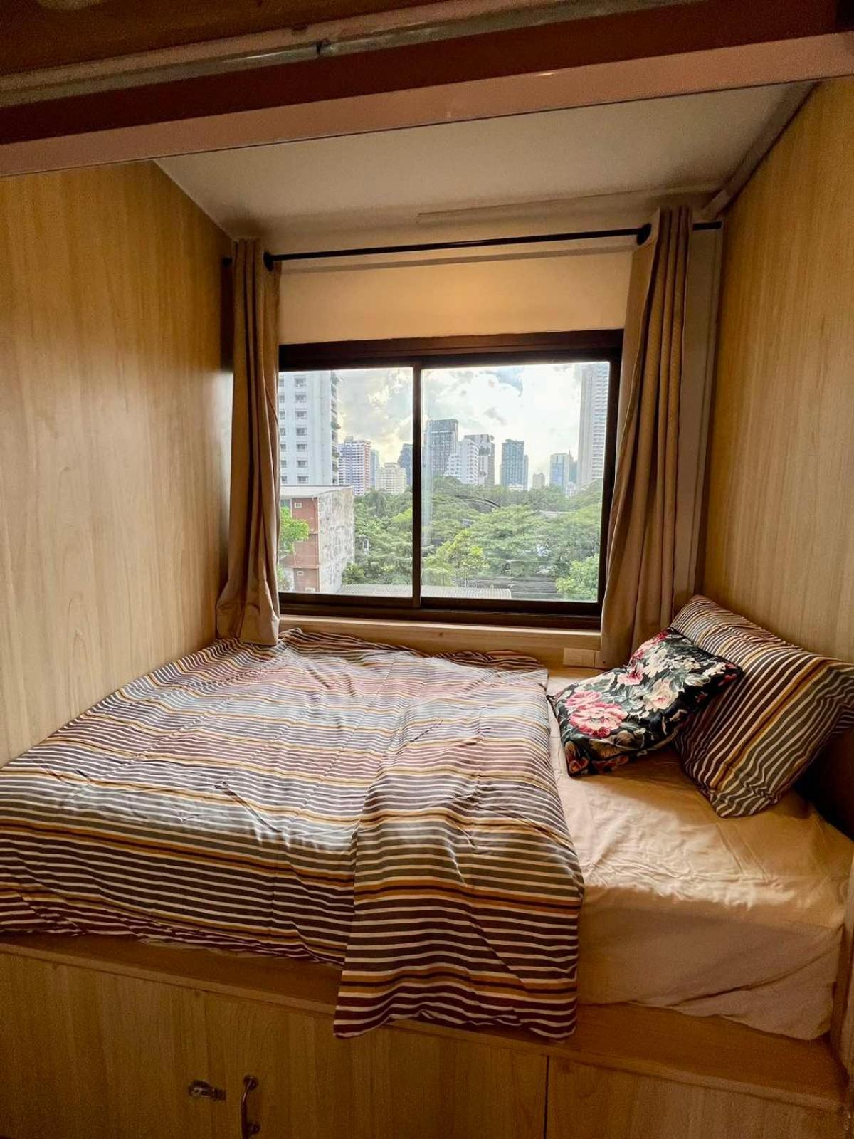 Comfy Crib Hostel 2 กรุงเทพมหานคร ภายนอก รูปภาพ