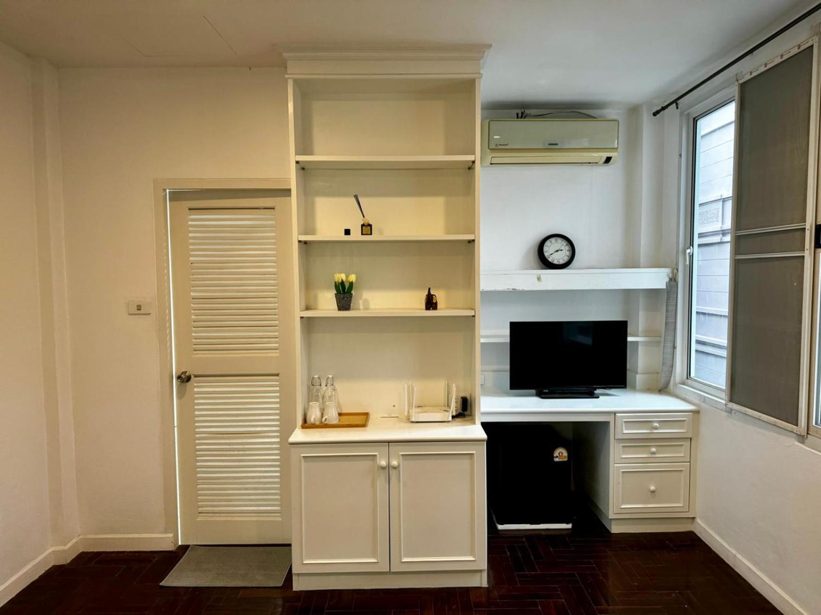 Comfy Crib Hostel 2 กรุงเทพมหานคร ภายนอก รูปภาพ
