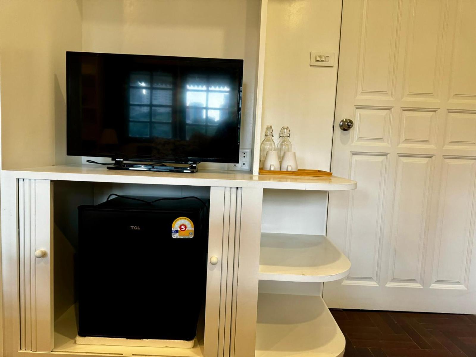 Comfy Crib Hostel 2 กรุงเทพมหานคร ภายนอก รูปภาพ